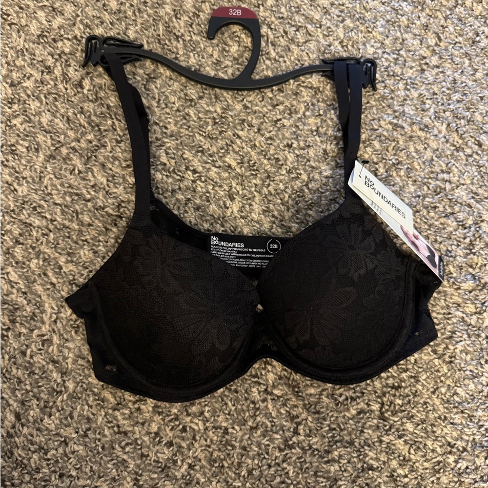 NWT Black Floral Lace Push-Up Bra